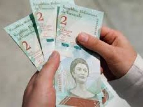 Dünyanın ən çox dəyər itirən valyutaları - SİYAHI