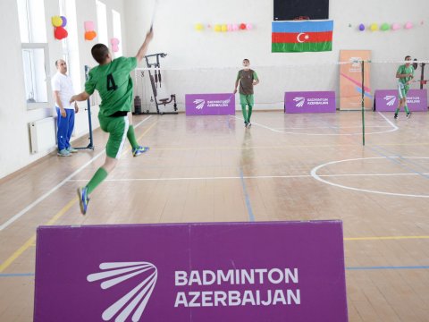Məhkumlar arasında badminton yarışı