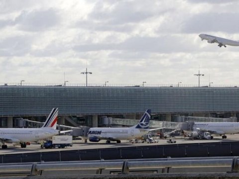 Fransada işçilərin tətili&nbsp;- Yüzlərlə reys ləğv edildi