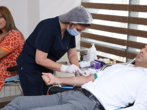 Aşura Günü bu deputatlar QAN VERDİ