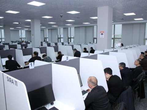 Vəkillər Kollegiyasına üzv olmaq istəyənlər imtahan verir