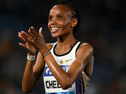 Keniyalı atletdən qaçış&nbsp;REKORDU