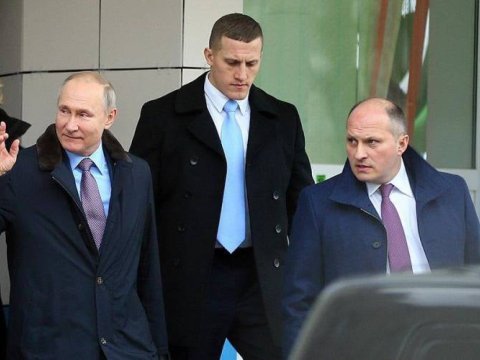 Putin məsləhətləşmək üçün Bakıya onu GÖNDƏRİR