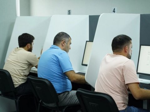 Taksi sürücülərinin imtahanı keçiriləcək - Qeydiyyat başladı