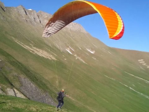Paraşütlə qayalara çırpılan qadınla bağlı yeni TƏFƏRRÜAT