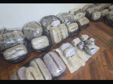 İrandan narkotik keçirmək istədilər, qarşısı alındı