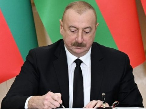 Prezident onlara diplomatik rütbələr verdi - SİYAHI