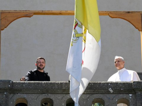 Zelenski Roma Papası ilə bir arada