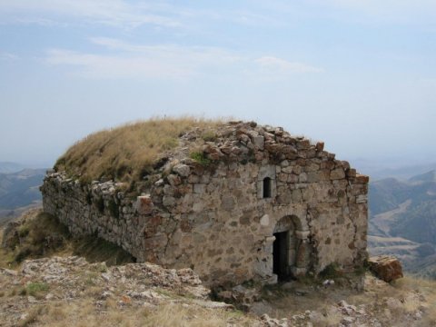 Alban irsinə qəsd - Ermənilərin Ziyarət dağındakı saxtakarlığı