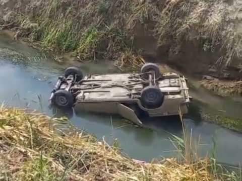 ANAMA-nın əməkdaşı və nişanlısı avtomobillə kanala düşdü