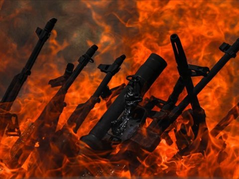 PKK silahlarını yandırır: "Azad iradəmizlə edirik" - GÖRÜNTÜLƏR