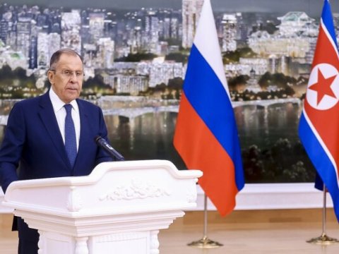 Lavrov Şimali Koreyaya getdi
