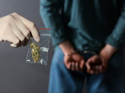 Polis narkotacirlik edən 9 nəfəri saxladı