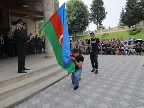 Hərbi xidmətə könüllü getmək mümkündürmü? 