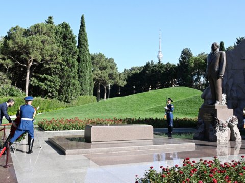 Suriya Prezidenti&nbsp;Fəxri xiyabanı ziyarət edib