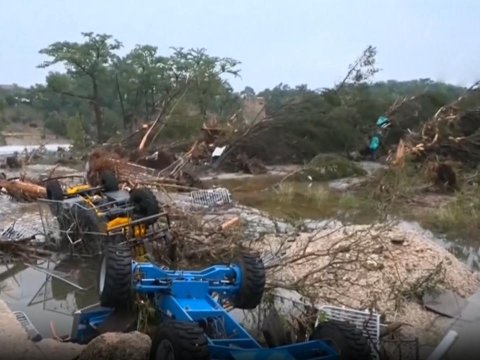 Texasda daşqınlar - Ölənlərin sayı 129 nəfərə çatdı