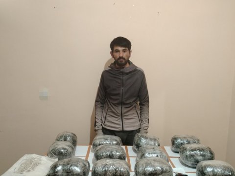 Azərbaycana narkotik keçirmək istəyərkən&nbsp;tutuldu