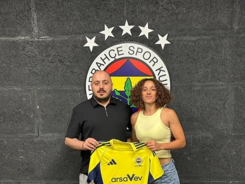 Azərbaycan millisinin futbolçusu &ldquo;Fənərbağça&rdquo;da