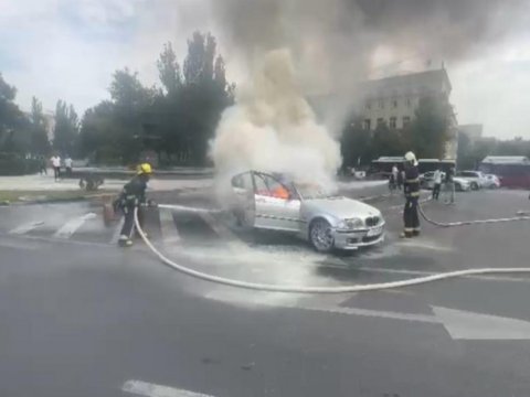 Yasamalda "BMW" yandı - VİDEO