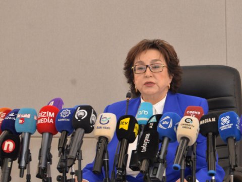 Bilikli şagirdlər tibbi seçirlər - DİM sədri