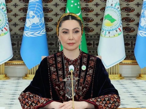 Oquldjaxan Atabayeva Bakı Kitab Mərkəzində