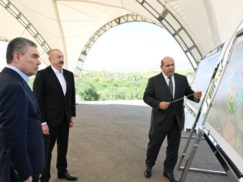 Əliyevlə Berdiməhəmmədov Füzulinin dağıdılmış yerlərində - FOTO