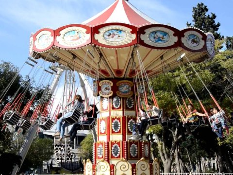 Gəncədə azyaşlı karuseldən yıxılaraq xəsarət aldı