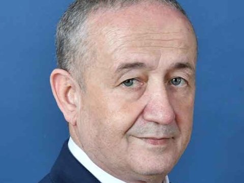 Hədiyyələr görmə qabiliyyətli insanları kor edər...