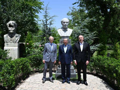 Prezident və Qurbanqulu Berdiməhəmmədov Şuşada Bülbülün ev-muzeyində