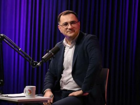 Baş redaktor vəzifəsindən ayrıldı