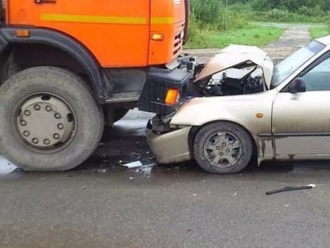 Qubada yük və minik maşınları toqquşdu - Xəsarət alan var