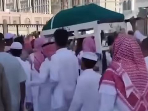 Azərbaycanlı müəllim Mədinədə öldü&nbsp;- Bəqi qəbiristanlığında dəfn edildi