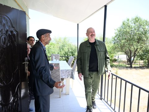Prezident Xocalıda sakinlərlə görüşdü - GÖRÜNTÜLƏR