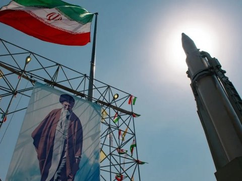 İran Qərbi hədələdi: sanskiyalar davam edərsə...