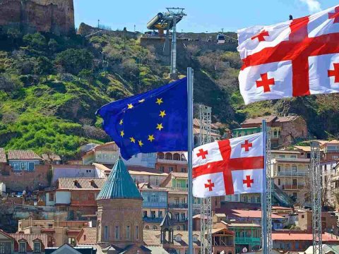 Gürcüstanın AB-yə üzvlüyü dayandırıldı, hökumət tanınmadı