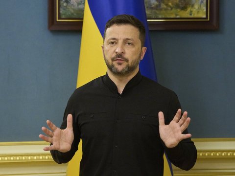 Zelenski 16 ölkəyə yeni səfir təyin etdi