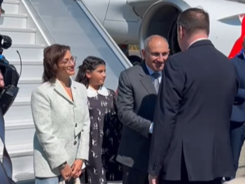 Paşinyan Rusiyaya getdi