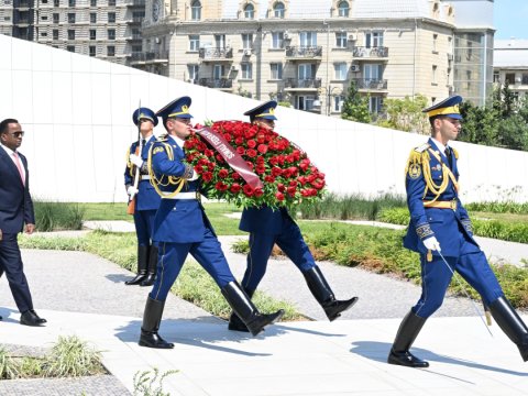 Somalinin XİN rəhbəri Zəfər parkında - FOTO