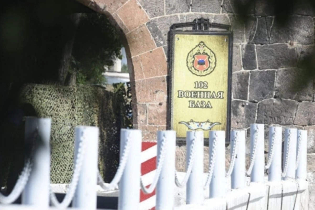 Ermənistanda rus hərbçinin meyiti tapıldı