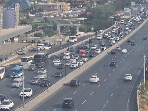 Bakının iki əsas yolunda TIXAC var