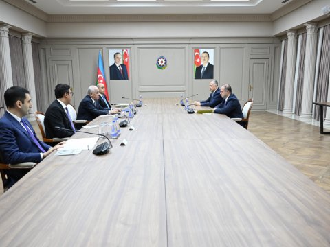 Əli Əsədov Gürcüstan naziri ilə görüşdü