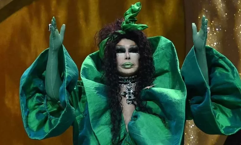 Meşə yanğını Bülent Ersoyun villasına çatdı