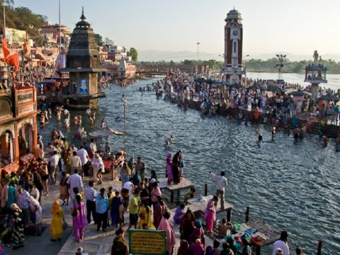 Məbəddə izdiham -&nbsp;8 nəfər öldü