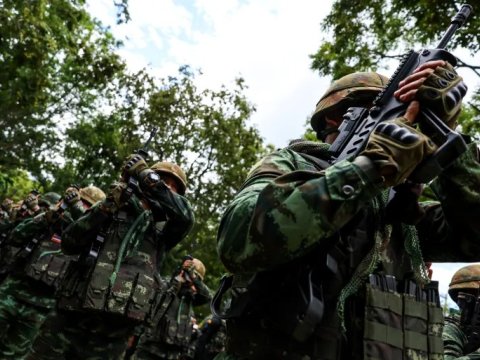 Tayland-Kamboca sərhədində gərginlik - Qarşılıqlı hücumlar