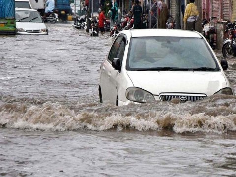 Pakistanda leysan yağışlar&nbsp;279 nəfərin həyatına son qoydu