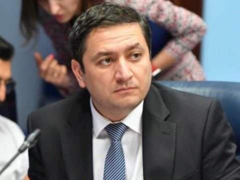 Əməkdar jurnalist deputat köməkçisi təyin edildi