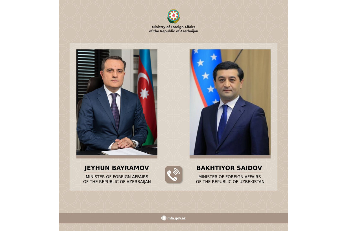 Ceyhun Bayramov həmkarı ilə telefonla danışdı