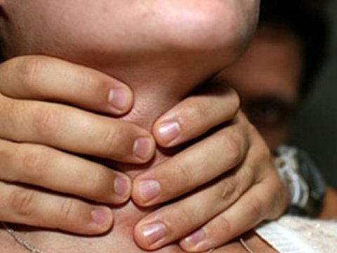 Bacısını boğaraq öldürən qardaşa hökm oxundu