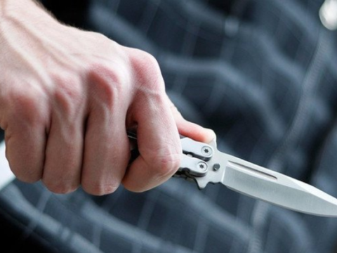 Şəkidə mübahisə qanla bitdi - 2 nəfər bıçaqlandı