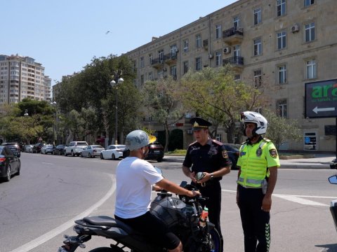 Polis motosiklet sürücülərinə qarşı reyd keçirir - FOTO